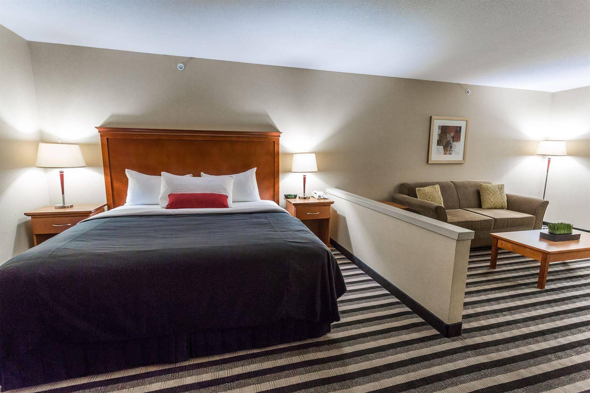 Days Inn & Suites By Wyndham Edmonton Airport Leduc Exterior foto