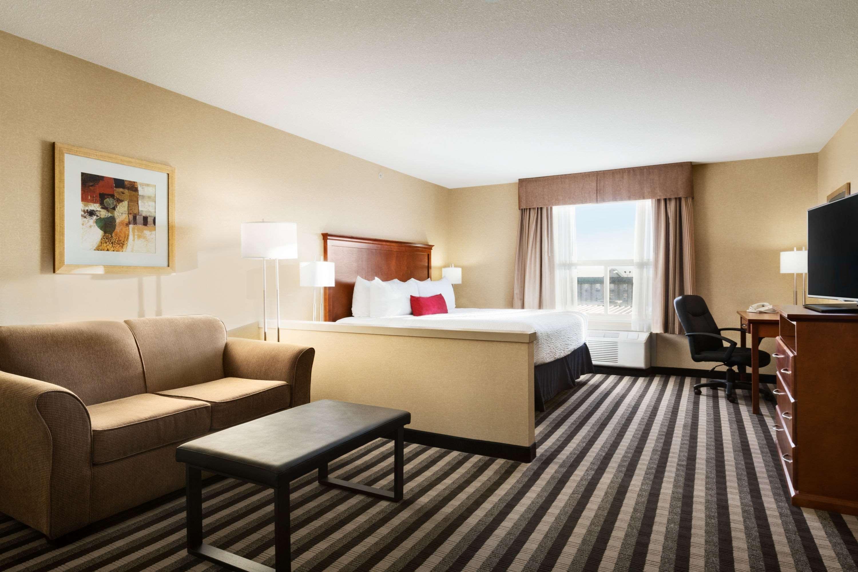 Days Inn & Suites By Wyndham Edmonton Airport Leduc Exterior foto